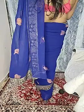 Curvy_Pooja Show in webcam