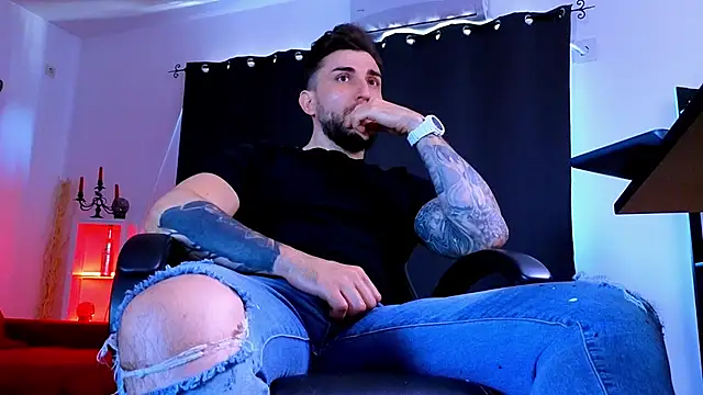 MightyAaron66 Live XXX-Chat