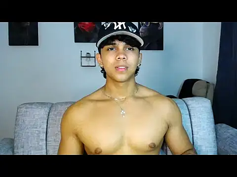 noahprada 在線直播表演