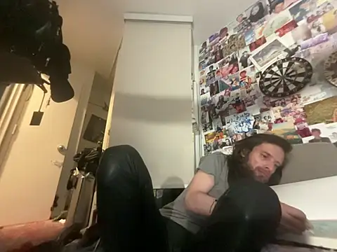 DownstairsSky's Webcam Show
