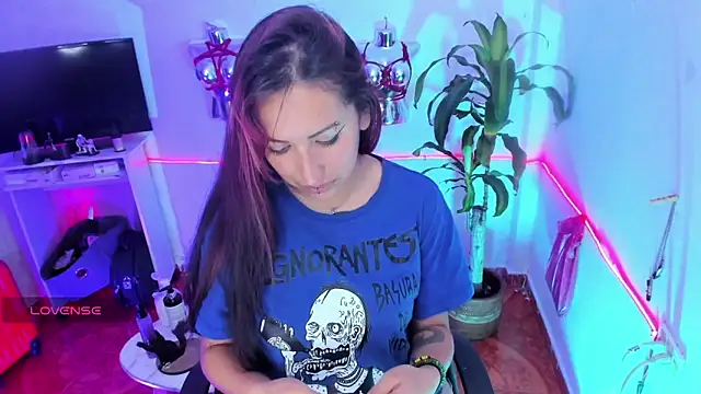 LucyStrike_n Live XXX chat