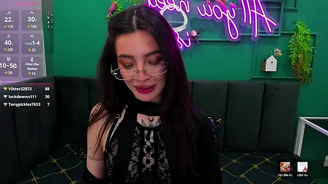 IvyDainty Adlı Modelin Canlı XXX Sohbeti