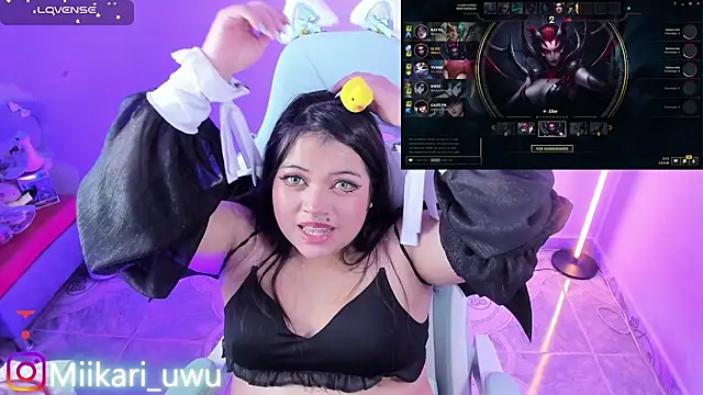 Ahri_Elderwood Chat XXX in diretta