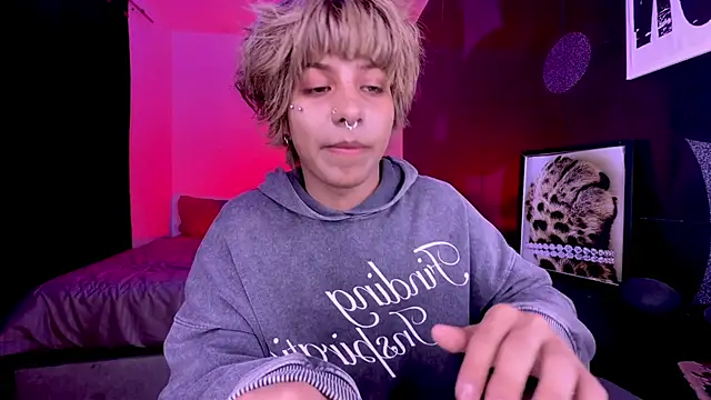 Aronn_44 Live XXX-Chat