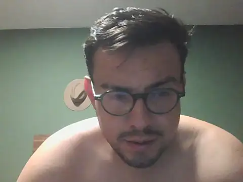 Show modela FrancBastien na web-kameri