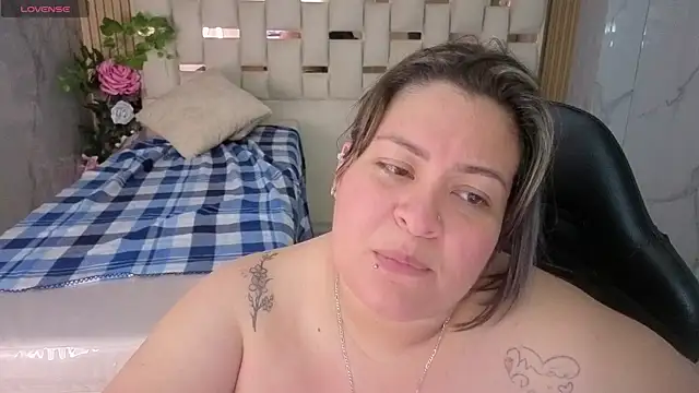 دردشة Astrid1_s الجنسية المباشرة