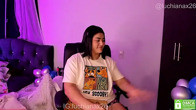 lucy26_ লাইভ XXX চ্যাট