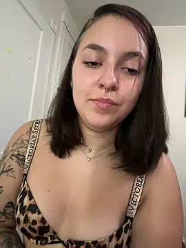Mamachulita's Live XXX Chat
