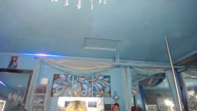 Chat XXX en directo de ADRIANNA_FOX