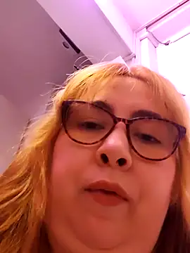 chloe_prg's Live XXX Chat
