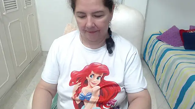 leonela_69 live XXX chat