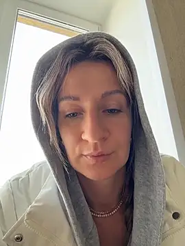 EvvaMur Adlı Modelin Canlı XXX Sohbeti