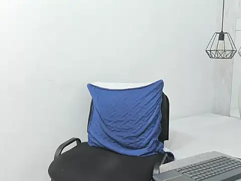 Bella_adamss_ Pertunjukan Webcam