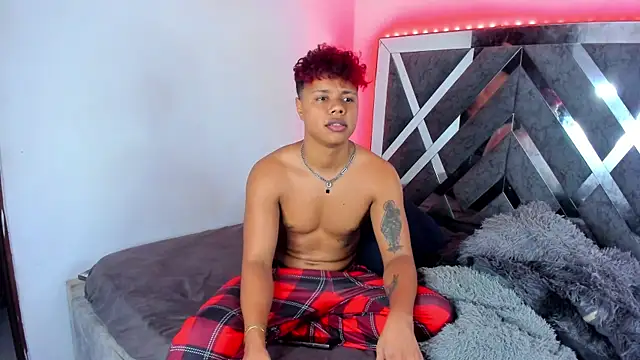 maelwuialli Show in webcam