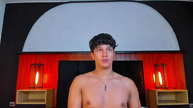Leo_Savage_n Webbikameraesitys