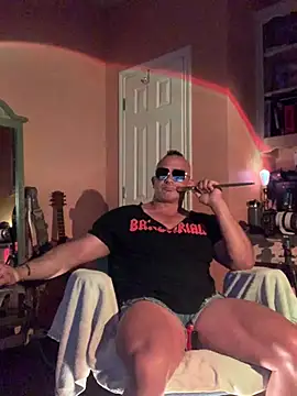 daddydonkey84 Show in webcam