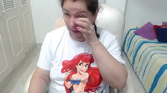 Chat +18 de leonela_69 ao vivo