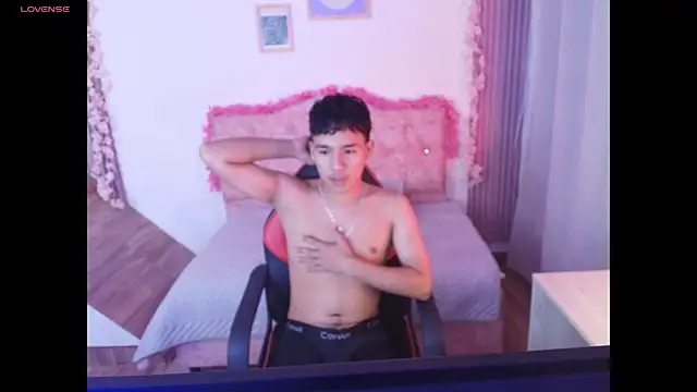noa_hot69 webcam show