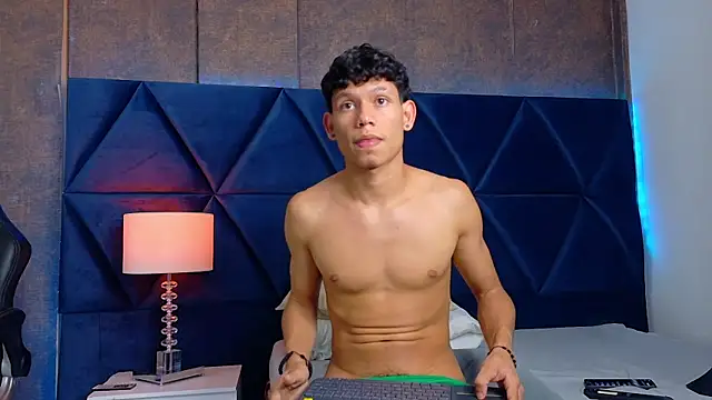 ThiagoFerrer_'s Webcam Show