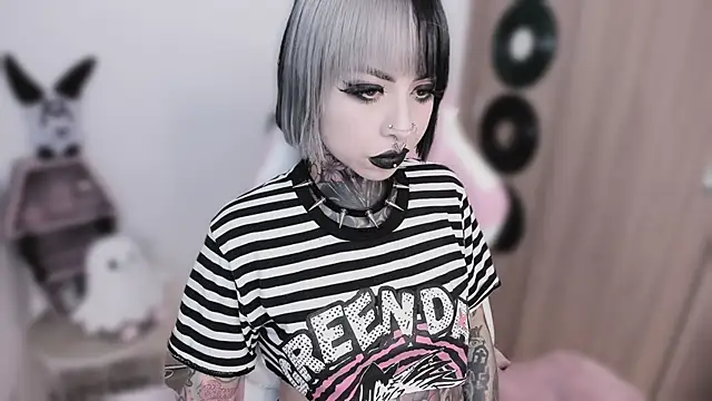 shes_creepy Chat XXX in diretta