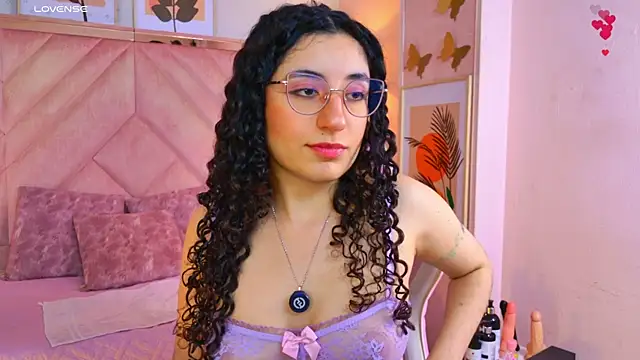 Chat XXX en directo de DemiJones_