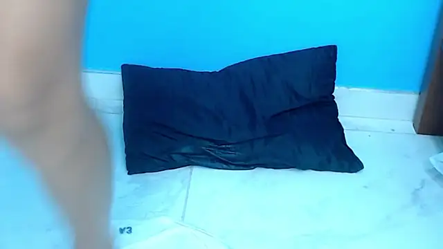 zoecute5817's Live XXX Chat
