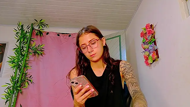 scarlet-jonesx Chat XXX in diretta