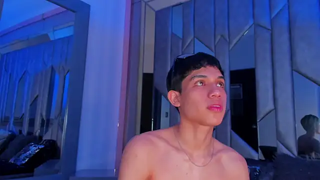 Sebax_Young Pertunjukan Webcam