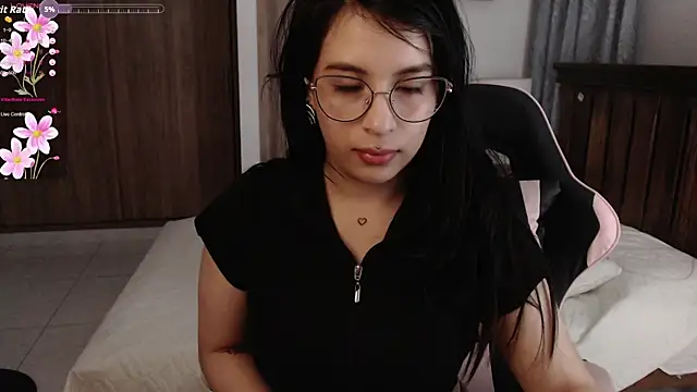 แชท XXX สดของ camilita08