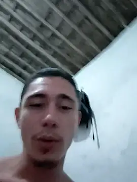 Chat +18 de Sharkbirdh ao vivo