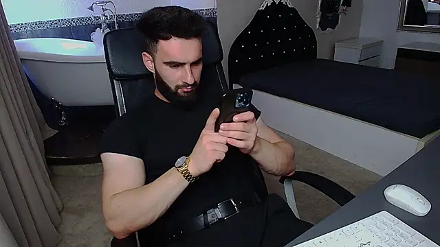 Онлайн чат XXX MicahLane