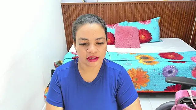 Cloe_35 লাইভ XXX চ্যাট
