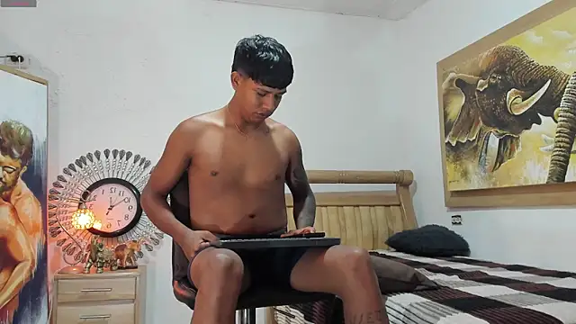mr_stiven_ Adlı Modelin Canlı XXX Sohbeti