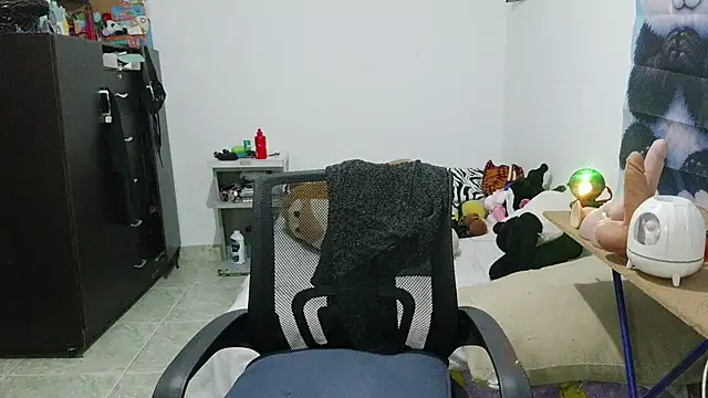 curly_greeneyed Chat XXX live
