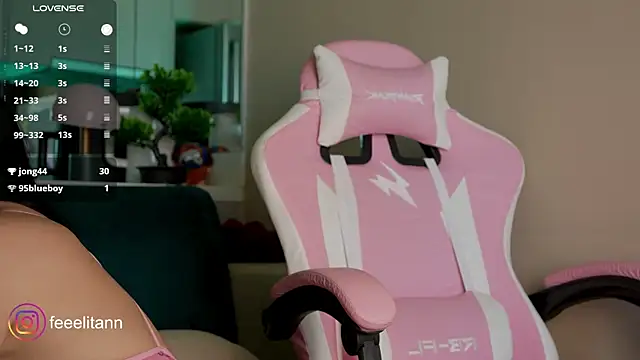 feelitann's Live XXX Chat