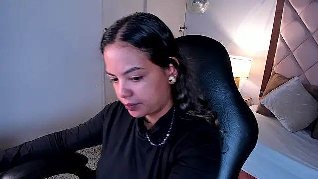 dulce_lyraa1 Adlı Modelin Canlı XXX Sohbeti