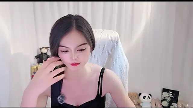 Ella-001 在線直播表演