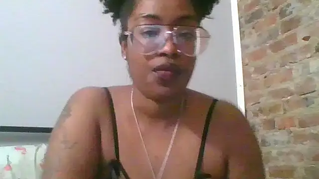 CloverGirlxo's Webcam Show