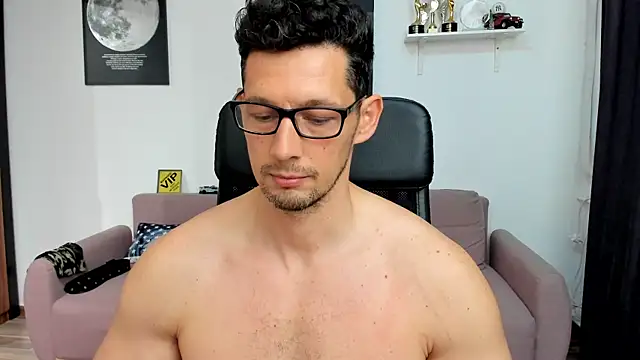 BrutusK08 Webcam show
