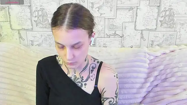 XXX chat uživo modela Kriss_Doeil
