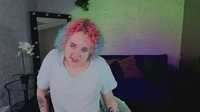 ScarlettSparkss' Live XXX Chat