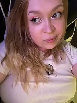 IMHORNYWETn Live XXX chat