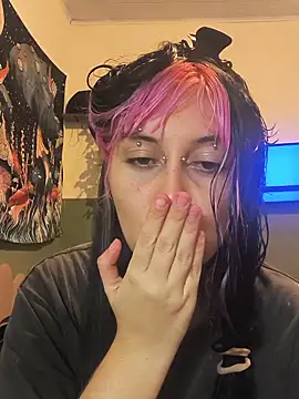Lola_bunnyboll Adlı Modelin Canlı XXX Sohbeti