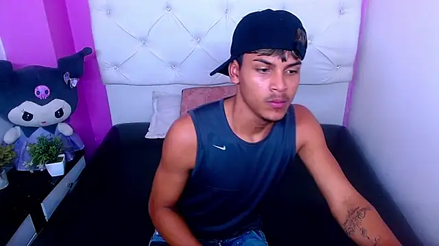 Show modela Angel_foxc13 na web-kameri