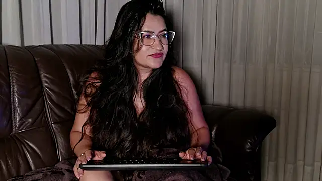 DeesseLuxure's Live XXX Chat