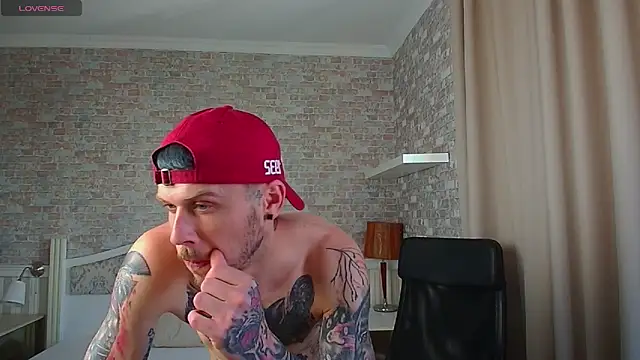 JonahShaw Adlı Modelin Canlı XXX Sohbeti