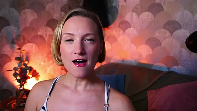 UmaTruewoman: вебкам-шоу