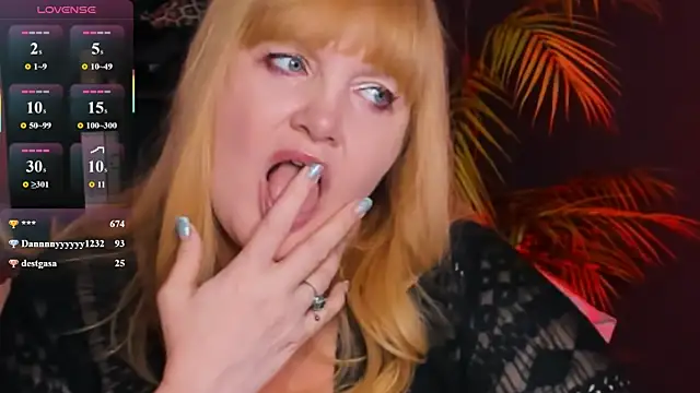 NicoleKind Chat XXX in diretta
