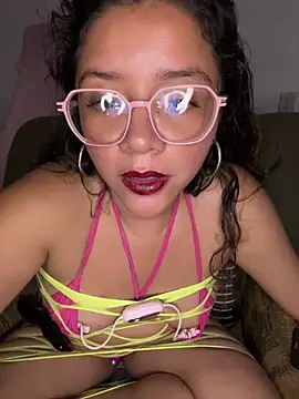 Vivi_Kvsh – Live XXX-chat