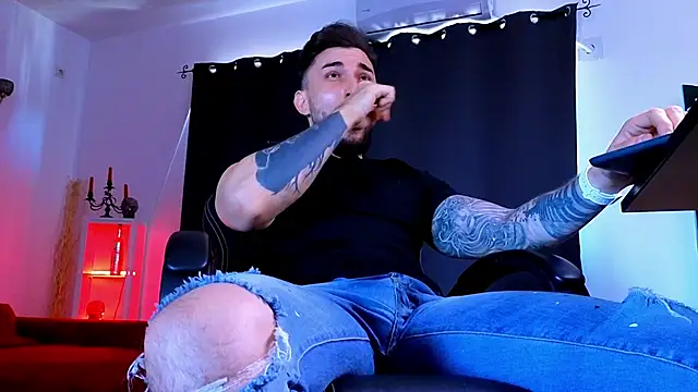 Chatroom XXX en direct de MightyAaron66